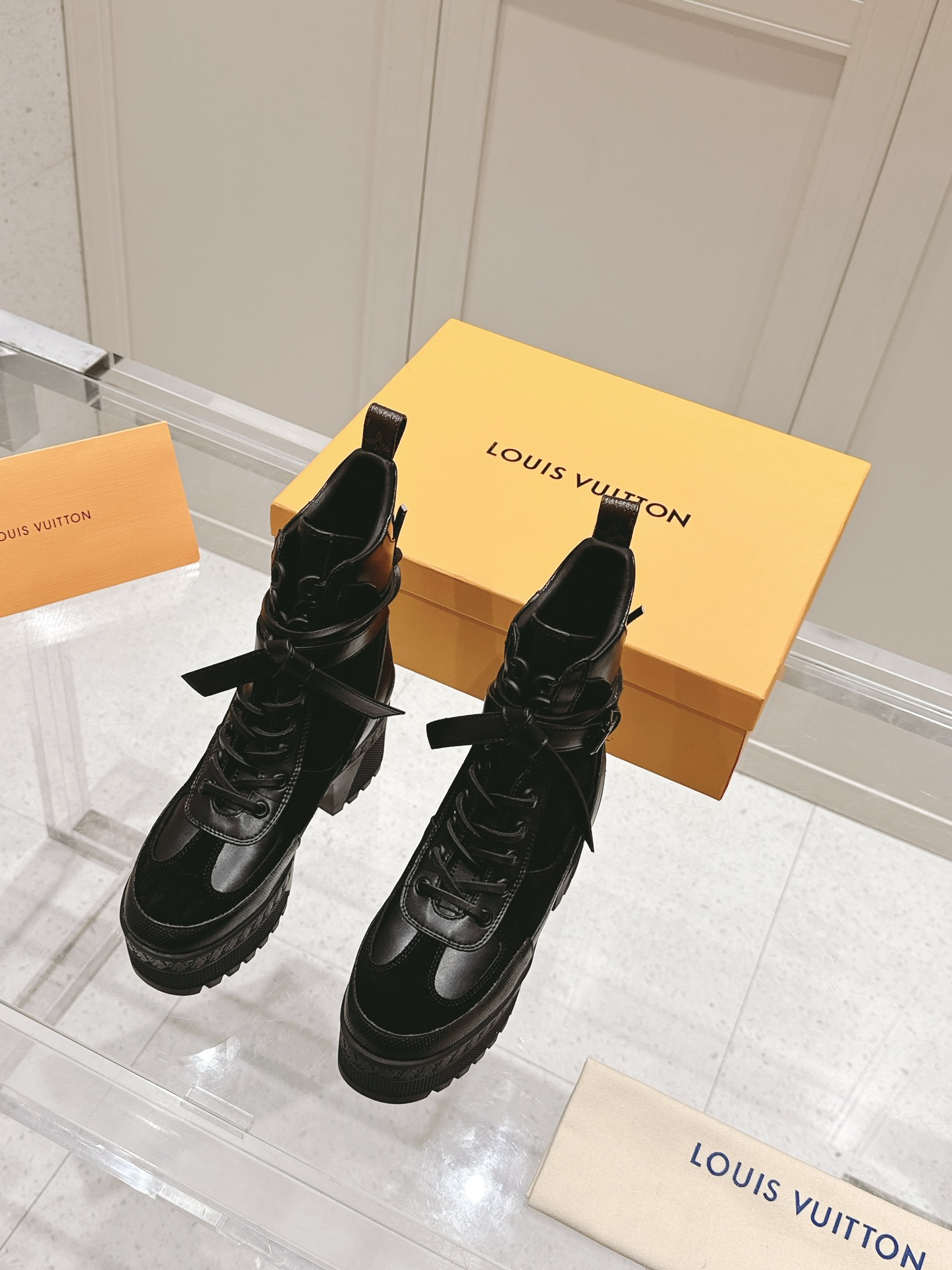 LV Laureate Platform Desert Boot 1A4XY1